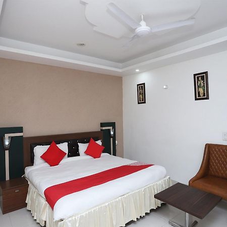Super Capital O Levanti Near Aravali Biodiversity Park คูร์เคาน์ ภายนอก รูปภาพ
